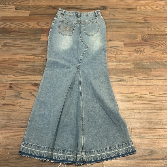 NWT Loveshack Fancy Risia Skirt. Montauk Blue, Size 24 - Picture 7 of 11